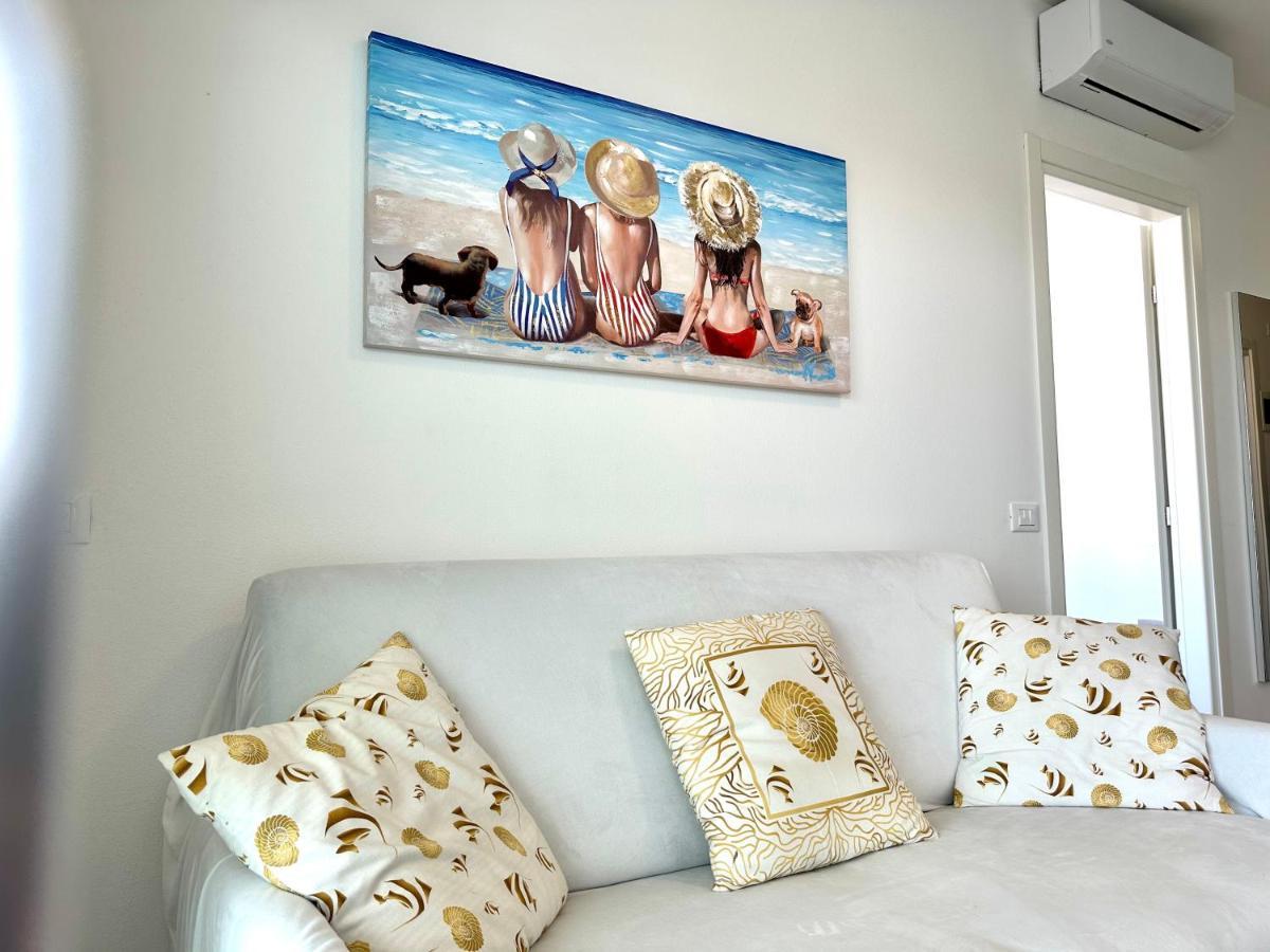 Beach Front Apartment Sabbiadoro Ліньяно-Сабб'ядоро Екстер'єр фото